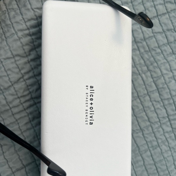 Alice and Olivia Black Sunglasses - Picture 4 of 5